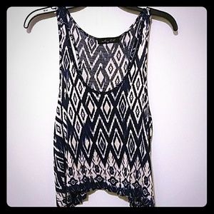Navy/White pattern crop top